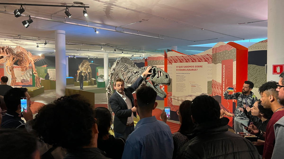 Dinosaurios de la Patagonia por el mundo